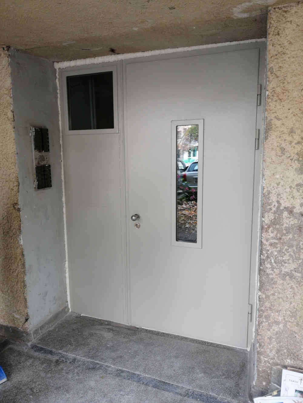 Българска врата за вход на блок изработена по поръчка ЦЕНИ ЗА СЪХРАНЯВАНЕ НА СТВОЛОВИ КЛЕТКИ ОТ КРЪВ ОТ ПЪПНА ВРЪВ И ТЪКАН